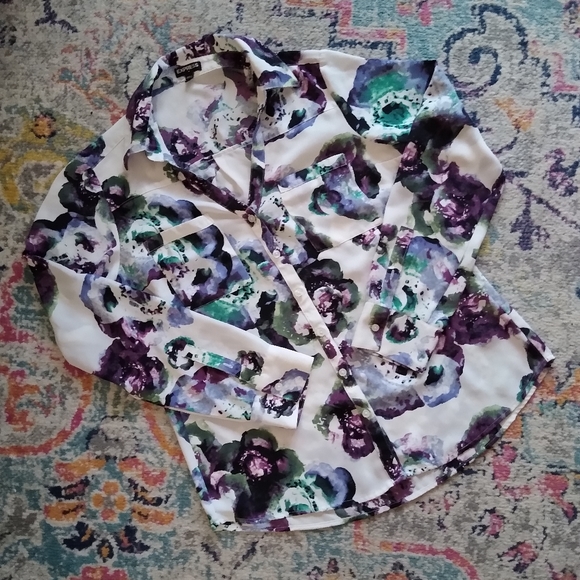 EXPRESS floral button-down blouse - Picture 6 of 14